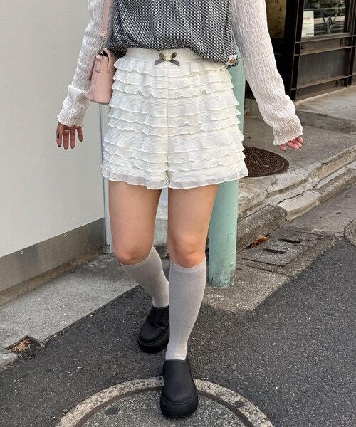 CIAOPANIC(チャオパニック)の「ティアードフリルショートパンツ(その他パンツ・レディース・ブラック/ホワイト・ONE SIZE)」の15枚目の写真