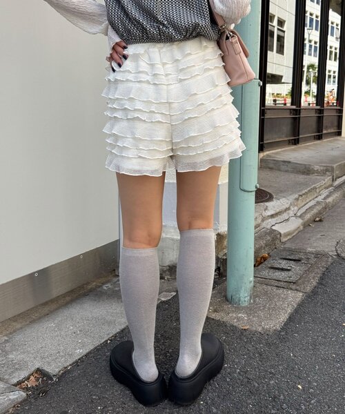 CIAOPANIC(チャオパニック)の「ティアードフリルショートパンツ(その他パンツ・レディース・ブラック/ホワイト・ONE SIZE)」の8枚目の写真