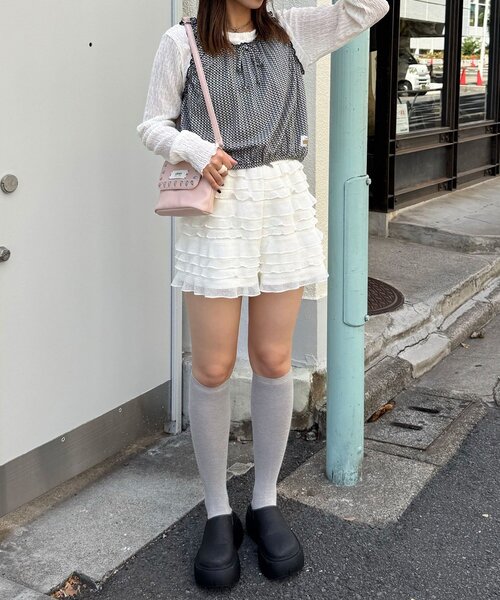 CIAOPANIC(チャオパニック)の「ティアードフリルショートパンツ(その他パンツ・レディース・ブラック/ホワイト・ONE SIZE)」の9枚目の写真