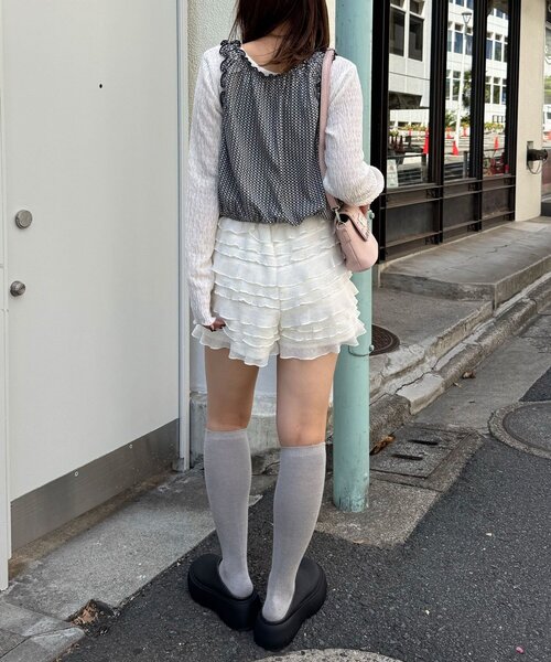 CIAOPANIC(チャオパニック)の「ティアードフリルショートパンツ(その他パンツ・レディース・ブラック/ホワイト・ONE SIZE)」の11枚目の写真