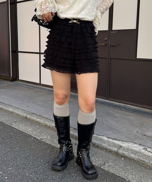 CIAOPANIC(チャオパニック)の「ティアードフリルショートパンツ(その他パンツ・レディース・ブラック/ホワイト・ONE SIZE)」の6枚目の写真