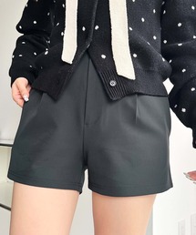 フロントタックコンパクトショートパンツ