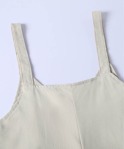 AMELY(エミリー)の「カーブワイドシルエット サロペット(サロペット/オーバーオール・レディース・ブラック/ベージュ/ネイビー/グレー・フリー)」の15枚目の写真