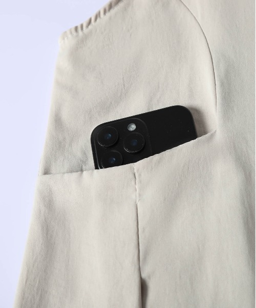 AMELY(エミリー)の「カーブワイドシルエット サロペット(サロペット/オーバーオール・レディース・ブラック/ベージュ/ネイビー/グレー・フリー)」の10枚目の写真