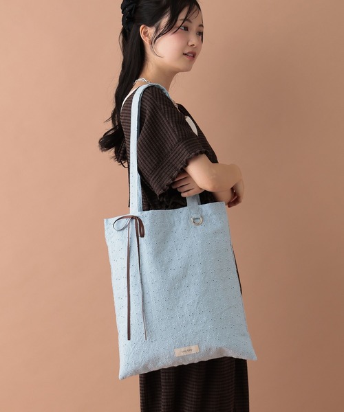 tiny tiny（ティニーティニー）の「レースリボン付きトートバッグ[tiny tiny(ティニーティニー)]（トートバッグ・レディース・ホワイト/ライトブルー・0）」の2枚目の写真