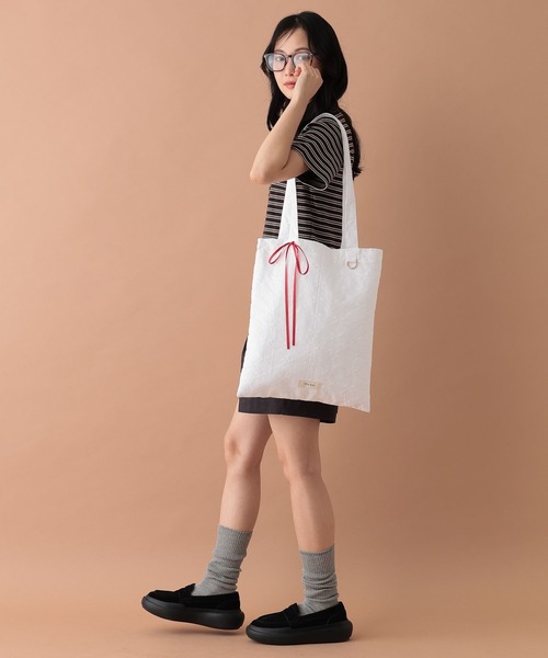 tiny tiny（ティニーティニー）の「レースリボン付きトートバッグ[tiny tiny(ティニーティニー)]（トートバッグ・レディース・ホワイト/ライトブルー・0）」の3枚目の写真