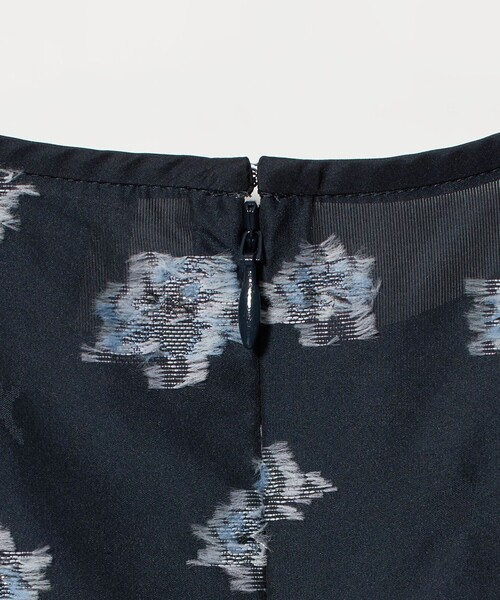 UNITED ARROWS(ユナイテッドアローズ)の「ブーケ カットジャガード ブラウス(シャツ/ブラウス・レディース・ネイビー/ブラック/その他1・FREE)」の21枚目の写真