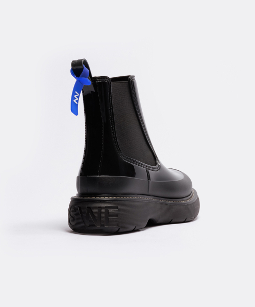 NSWE（ヌシェ）の「LAGOM チェルシーレインブーツ 5CM (オニックスブラック) -NSW201OA（レインシューズ・レディース・ブラック・7.5/6/9/8.5）」の4枚目の写真