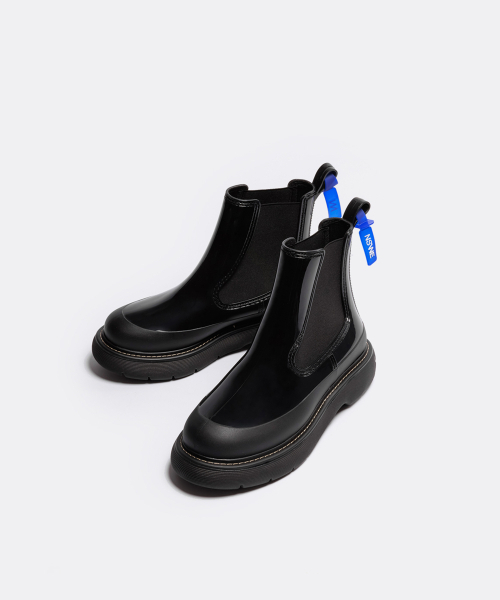 NSWE（ヌシェ）の「LAGOM チェルシーレインブーツ 5CM (オニックスブラック) -NSW201OA（レインシューズ・レディース・ブラック・7.5/6/9/8.5）」の5枚目の写真