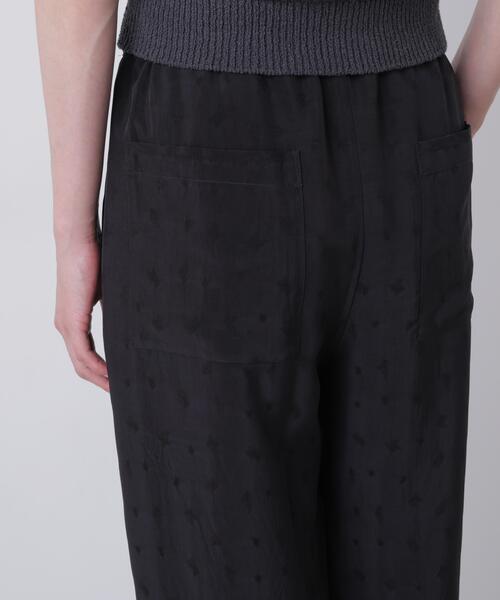 YLEVE(イレーヴ)の「YLEVE / CUPRO JACQUARD TROUSERS(その他パンツ・レディース・グレー系その他4・1)」の6枚目の写真