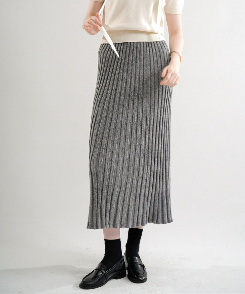 VLETI(ブレッティ)の「Ramswool Pleats Knit Skirt (gray)(スカート・レディース・グレー・FREE)」の2枚目の写真