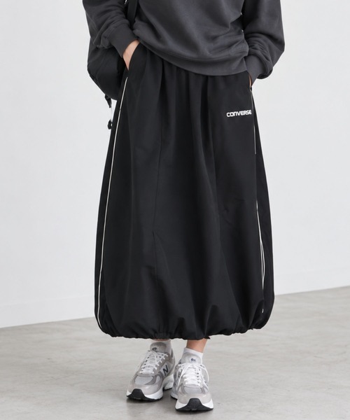 CONVERSE(コンバース)の「CONVERSE(コンバース)マルチストレッチ サイドライン バルーンシルエットスカート(スカート・レディース・ネイビー/ブラック・M)」の1枚目の写真