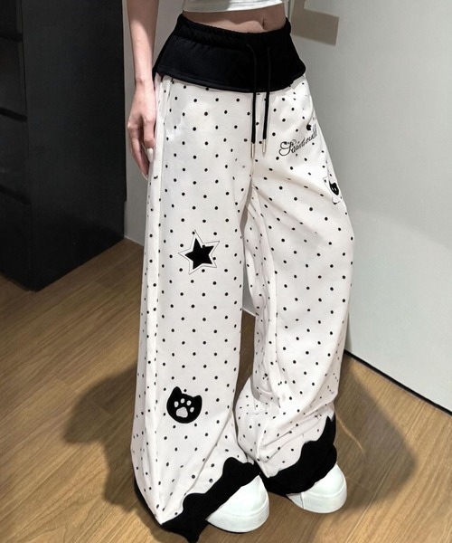 AsheKsha(アシクシャ)の「水玉星プリントワイドレジャーパンツ(その他パンツ・レディース・ブラック/ホワイト・F)」の5枚目の写真
