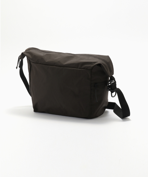 417 EDIFICE(フォーワンセブンエディフィス)の「【BAICYCLON by Bagjack / バイシクロン】 SHOULDER BAG(ショルダーバッグ・メンズ・ブラウン/ブラック・FREE)」の2枚目の写真