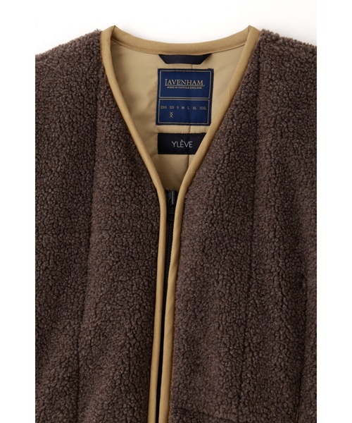 YLEVE(イレーヴ)の「LAVENHAM × YLEVE / COLLARLESS ZIP CO(ダウンジャケット/コート・レディース・カーキ・0)」の8枚目の写真
