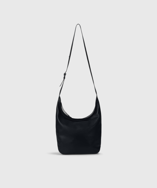 LOOKAST（ルックキャスト）の「ロングストラップホーボーバッグ_ブラック（ショルダーバッグ・レディース・ブラック・ONE SIZE）」の2枚目の写真