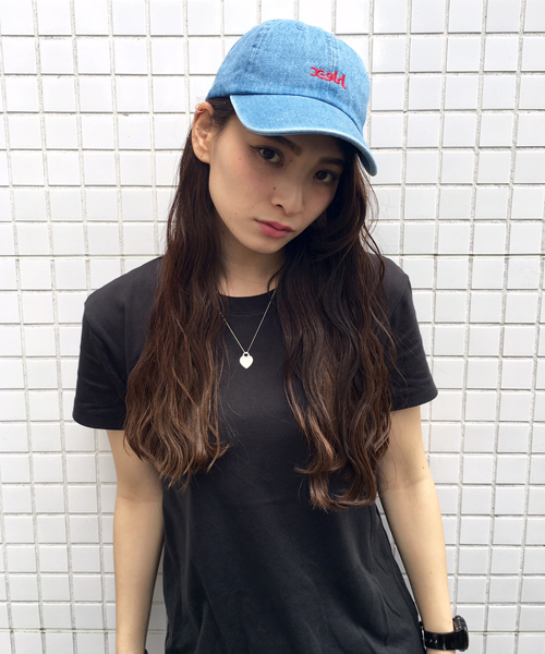 X-girl（エックスガール）の「LOGO COTTON CAP キャップ/パステルカラー/デイリーユース/帽子/ロゴ/ギフト（キャップ・レディース・ピンク/ライトブルー/ライトインディゴブルー/ホワイト/ブラック・ONE SIZE）」の4枚目の写真