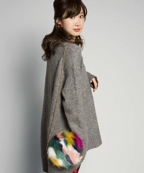 PLAIN CLOTHING(プレーンクロージング)の「フェイクファーショルダーバッグ 【PLAIN CLOTHING】(ショルダーバッグ・レディース・ホワイト/マルチ/ブルー・FREE)」の1枚目の写真