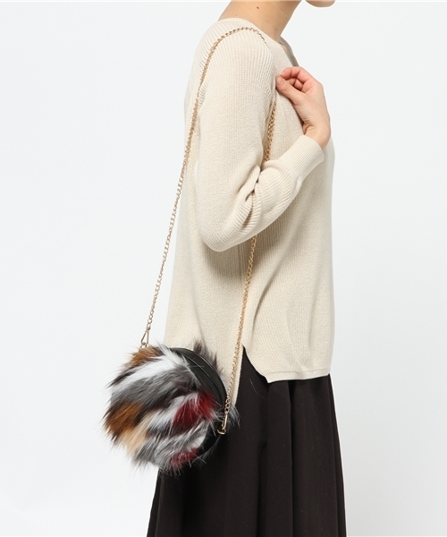 PLAIN CLOTHING(プレーンクロージング)の「フェイクファーショルダーバッグ 【PLAIN CLOTHING】(ショルダーバッグ・レディース・ホワイト/マルチ/ブルー・FREE)」の14枚目の写真