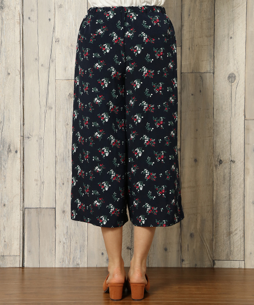 LBC(エルビーシー)の「花柄プリントイージーパンツ(その他パンツ・レディース・ネイビー/イエロー・M/L/MEDIUM/LARGE)」の5枚目の写真