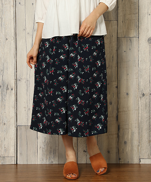 LBC(エルビーシー)の「花柄プリントイージーパンツ(その他パンツ・レディース・ネイビー/イエロー・M/L/MEDIUM/LARGE)」の11枚目の写真