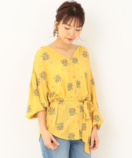 Another Edition(アナザーエディション)の「フラワークロスステッチ刺繍ブラウス ◆(シャツ/ブラウス・レディース・ナチュラル/ネイビー/イエロー・フリー)」の3枚目の写真