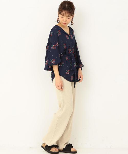 Another Edition(アナザーエディション)の「フラワークロスステッチ刺繍ブラウス ◆(シャツ/ブラウス・レディース・ナチュラル/ネイビー/イエロー・フリー)」の18枚目の写真