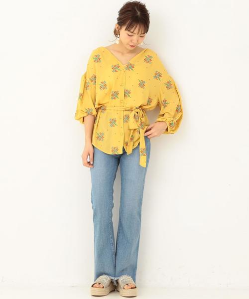 Another Edition(アナザーエディション)の「フラワークロスステッチ刺繍ブラウス ◆(シャツ/ブラウス・レディース・ナチュラル/ネイビー/イエロー・フリー)」の9枚目の写真