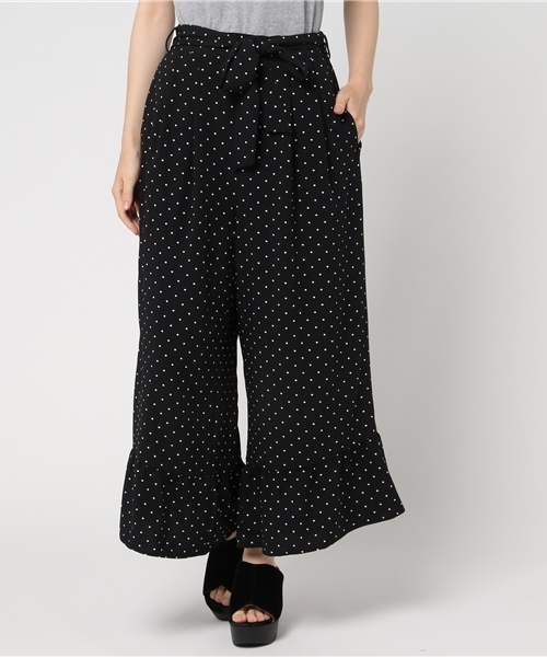 Honeys(ハニーズ)の「リボンベルト付き フリルワイドパンツ(その他パンツ・レディース・ブラック系その他/ブルー系その他/イエロー系その他・L/M)」の2枚目の写真