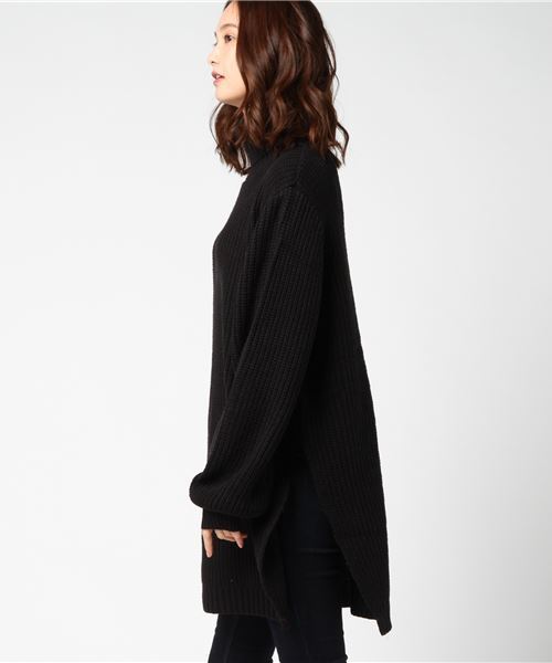 PUNYUS（プニュズ）の「スリットタートルニットワンピ（ワンピース・レディース・カーキ/レッド/グレー/ブラック・4/2/3/1）」の5枚目の写真