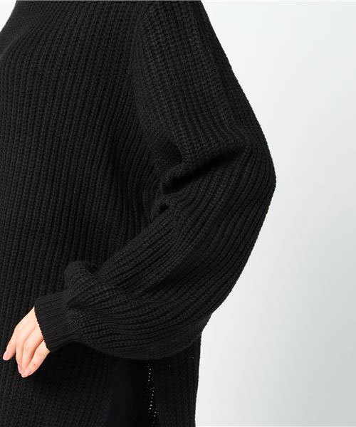 PUNYUS（プニュズ）の「スリットタートルニットワンピ（ワンピース・レディース・カーキ/レッド/グレー/ブラック・4/2/3/1）」の7枚目の写真