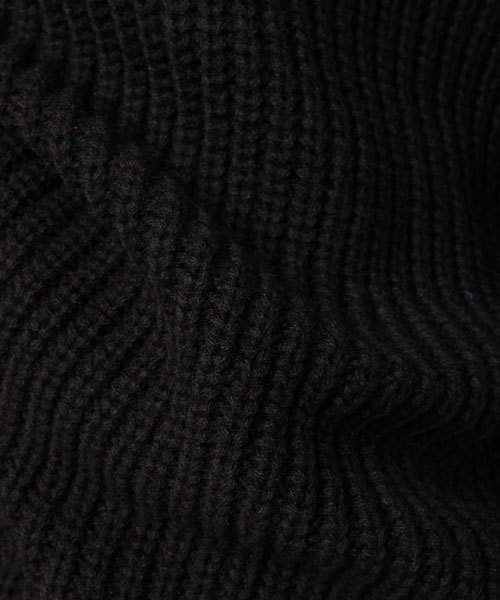 PUNYUS（プニュズ）の「スリットタートルニットワンピ（ワンピース・レディース・カーキ/レッド/グレー/ブラック・4/2/3/1）」の6枚目の写真