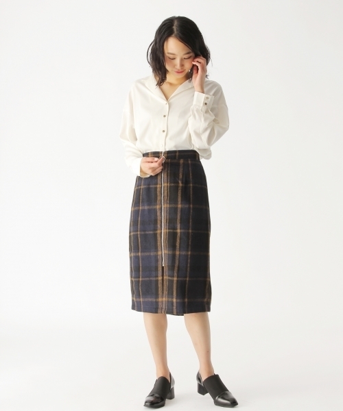mysty woman（ミスティウーマン）の「前ZIPチェックナロースカート