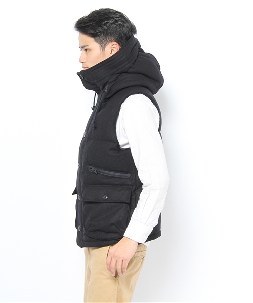 And A(アンドエー)の「B-7 DOWN VEST(ダウンベスト・メンズ・オリーブ/ネイビー/キャメル・44/42)」の4枚目の写真