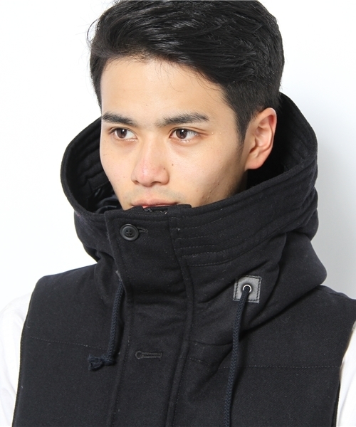 And A(アンドエー)の「B-7 DOWN VEST(ダウンベスト・メンズ・オリーブ/ネイビー/キャメル・44/42)」の7枚目の写真