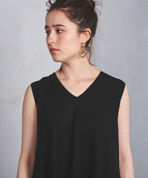 UNITED ARROWS（ユナイテッドアローズ）の「UBCS フレア ノースリーブニット（ニット/セーター・レディース・オフホワイト/コバルトブルー/ブラック・フリー）」の9枚目の写真