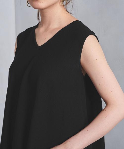 UNITED ARROWS（ユナイテッドアローズ）の「UBCS フレア ノースリーブニット（ニット/セーター・レディース・オフホワイト/コバルトブルー/ブラック・フリー）」の8枚目の写真