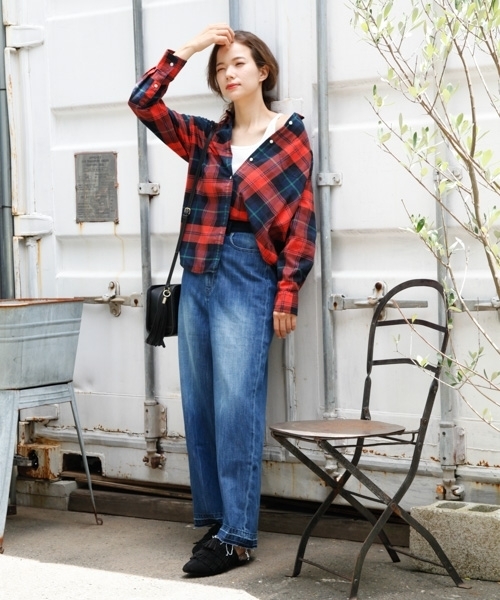 niko and...（ニコアンド）の「オリジナルスクエアお財布ショルダーバッグ（ショルダーバッグ・レディース・ブラック/ライトブルー/ピンク・FREE）」の4枚目の写真