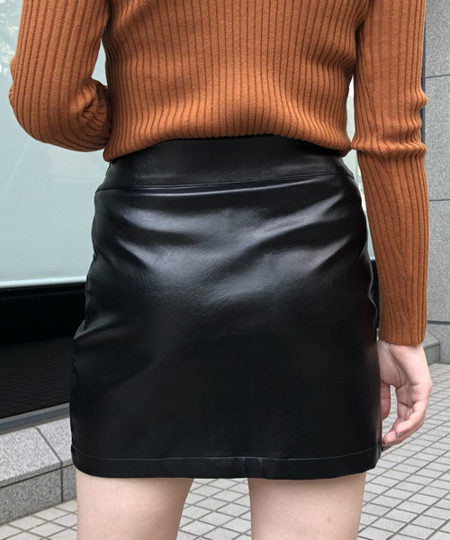 ENVYM（アンビー）の「センタージップＳＫ（スカート・レディース・ブラック・M/S）」の2枚目の写真