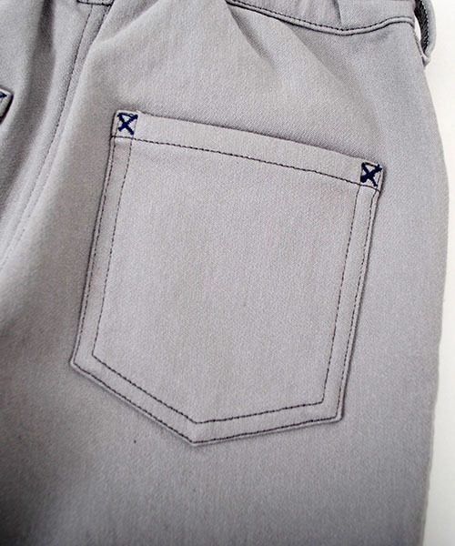 BeBe（ベベ）の「BeBe/ジョグデニムテーパードパンツ（デニムパンツ・キッズ・ネイビー/グレー・90/100/110/120/130/140/150）」の10枚目の写真