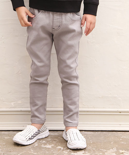 BeBe（ベベ）の「BeBe/ジョグデニムテーパードパンツ（デニムパンツ・キッズ・ネイビー/グレー・90/100/110/120/130/140/150）」の5枚目の写真