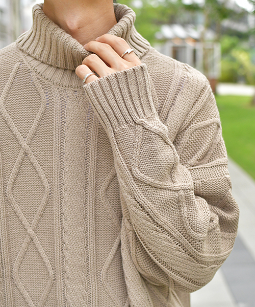 kutir（クティール）の「タートルネックケーブルニット（ニット/セーター・メンズ・アイボリー/ベージュ/ブラック・MEDIUM/LARGE/X-LARGE）」の6枚目の写真