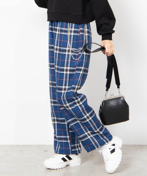 WEGO(ウィゴー)の「WEGO/チェーンチェックワイドパンツ(その他パンツ・レディース・ベージュ系その他2/ブルー系その他2/パープル系その他2/ブラック系その他2・FREE)」の3枚目の写真