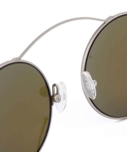 BEAUTY&YOUTH UNITED ARROWS（ビューティーアンドユースユナイテッドアローズ）の「＜SPEKTRE＞ ROUND SUNGLASS/サングラス ◆（サングラス・メンズ・シルバー/ブラック・ONESIZE）」の4枚目の写真