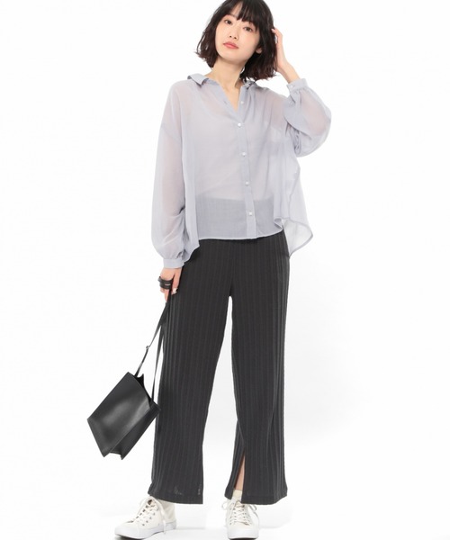LAKOLE(ラコレ)の「シャーリングシアーブラウス / LAKOLE(シャツ/ブラウス・レディース・ベージュ/ライトブルー/スモーク/アイボリー・SMALL/MEDIUM)」の7枚目の写真