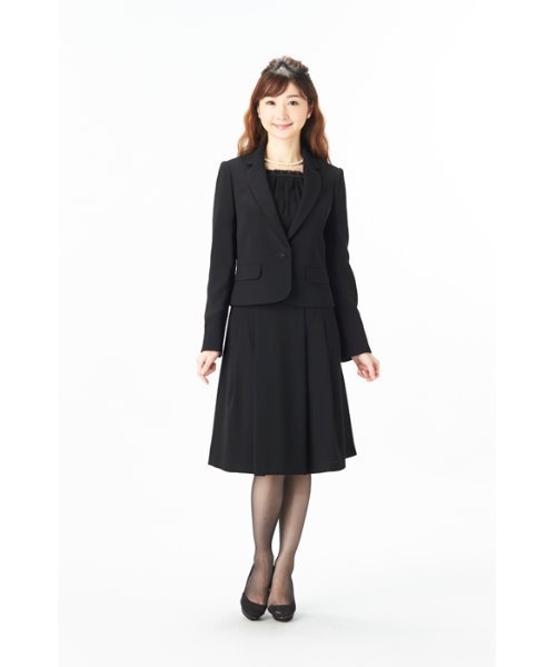 MONOIR(モノワール)の「濃染加工3点セット(ジャケット ブラウス スカート)(アンサンブル・レディース・ブラック・11号/9号/13号/7号)」の1枚目の写真