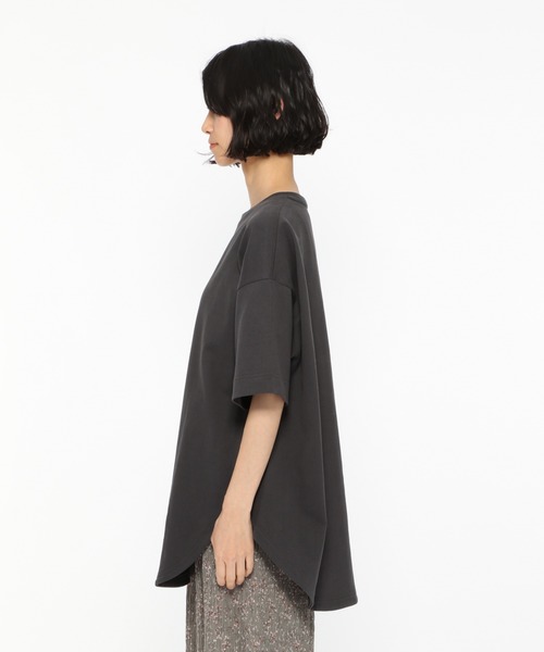 LAKOLE（ラコレ）の「オープンエンドラウンドヘムチュニック / LAKOLE（Tシャツ/カットソー・レディース・シャーベット/チャコール/サンドグレー/オフホワイト/ブラウン・SMALL/MEDIUM）」の16枚目の写真