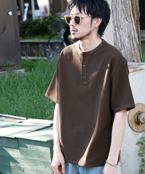 ZIP FIVE(ジップファイブ)の「【ZIP FIVE】ハリ感ドライワッフル サーマル半端袖Tシャツ【ビッグシルエット】【吸水速乾素材】【クルー/ヘンリーネック】(Tシャツ/カットソー・メンズ・ホワイト/ブラック/ベージュ/ネイビー/ブラウン/グレー/オリーブ/サックスブルー/グリーン/オートミール/ベージュ系その他/ホワイト系/ブラック系/グレー系/ブラウン系/ベージュ系/オリーブ系/グリーン系/ネイビー系/サックスブルー系・MEDIUM/LARGE/X-LARGE/SMALL)」の8枚目の写真