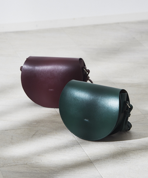 qualite（カリテ）の「【YAHKI】ラウンドショルダー（ショルダーバッグ・レディース・ダークグリーン/ワイン・フリー）」の2枚目の写真
