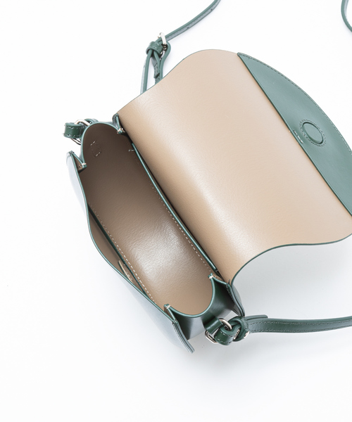 qualite（カリテ）の「【YAHKI】ラウンドショルダー（ショルダーバッグ・レディース・ダークグリーン/ワイン・フリー）」の12枚目の写真